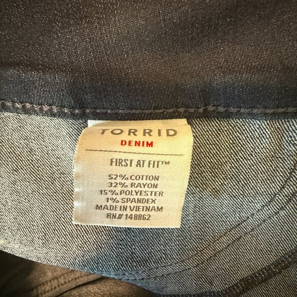 Women's Plus 22R Torrid Super Stretch Dark Wash Jeggings - Picture 7 of 9